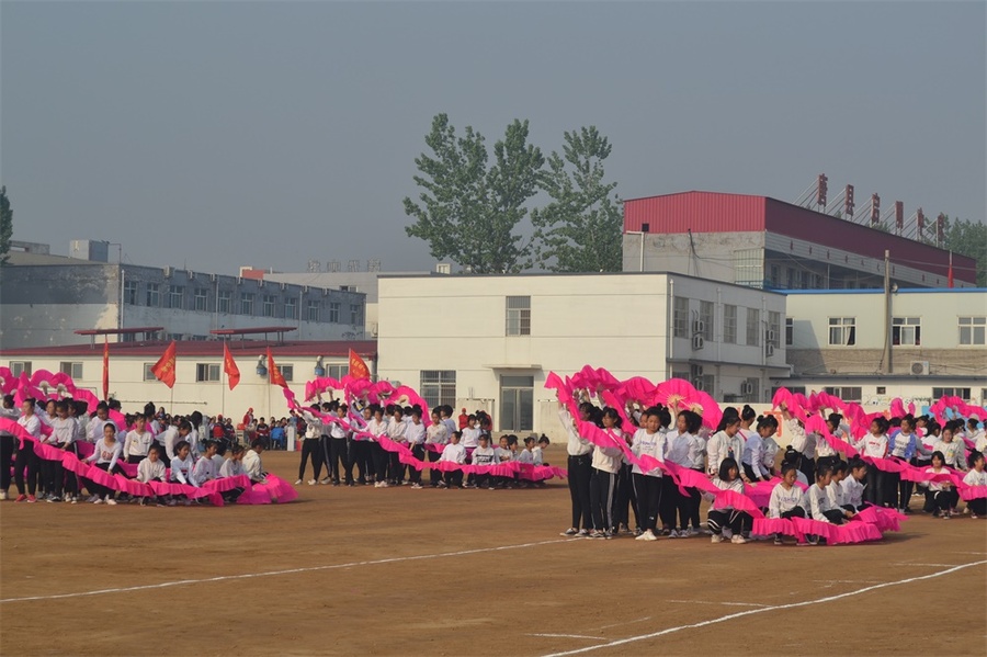 團(tuán)體操表演.JPG