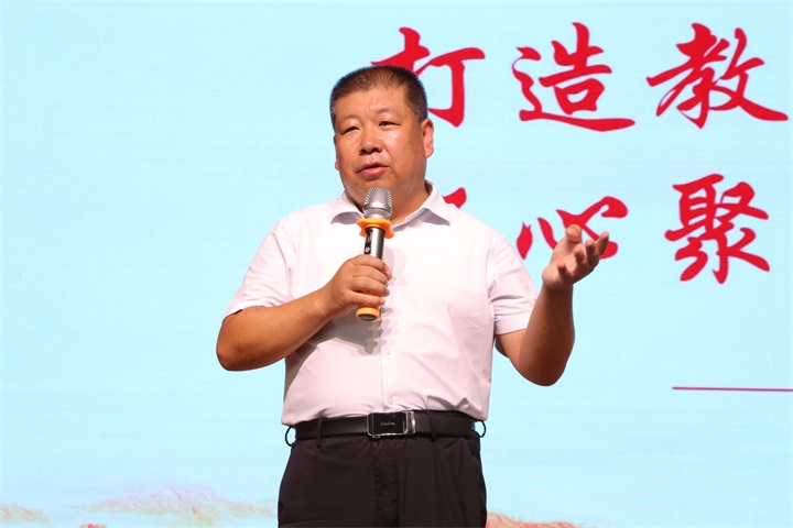 王董.JPG