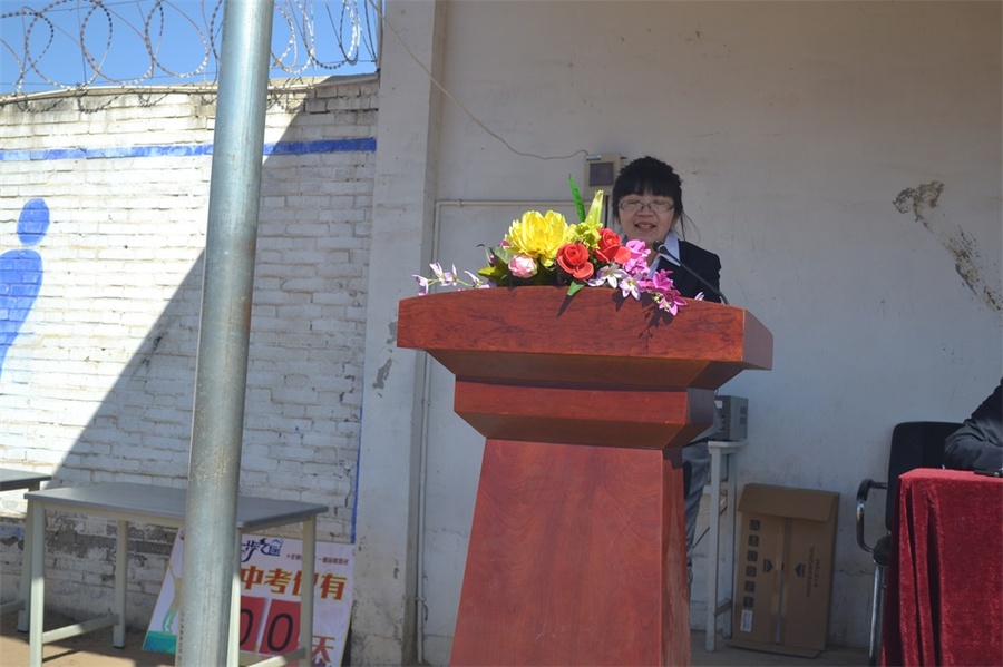 9.畢業(yè)班教師代表發(fā)言.JPG