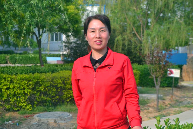 顧坤茹（數(shù)學(xué)），做為一名教師，我深知，只有付出更多，才能有收獲。我每天踏實(shí)工作，在實(shí)踐、探索與反思中、不斷提高自身業(yè)務(wù)素養(yǎng).jpg