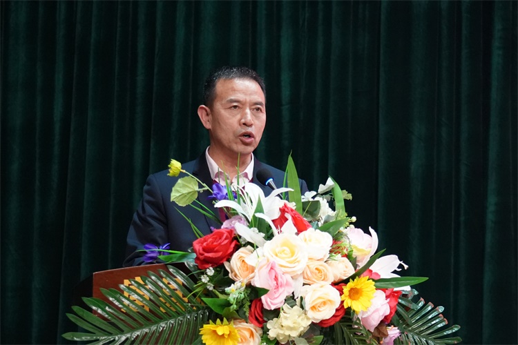 霍校.JPG