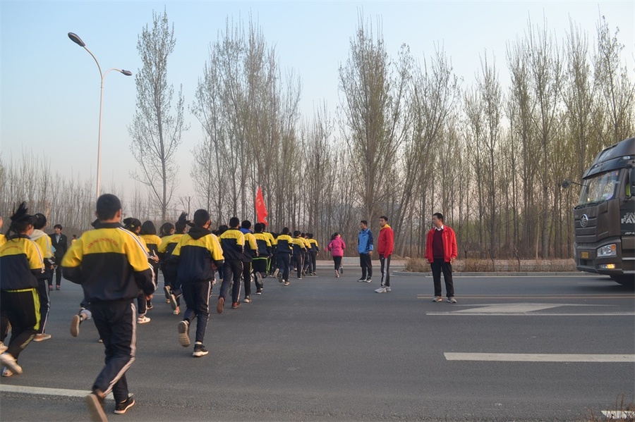 2.行進途中.jpg