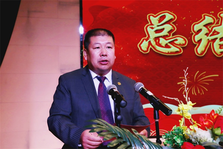 河北诺亚集团董事长王建刚发表新年贺词鼓点声声敲心韵,载歌载舞迎