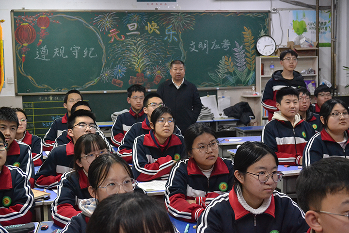 总校长王建刚莅临启明中学视察工作 - 河北诺亚集团